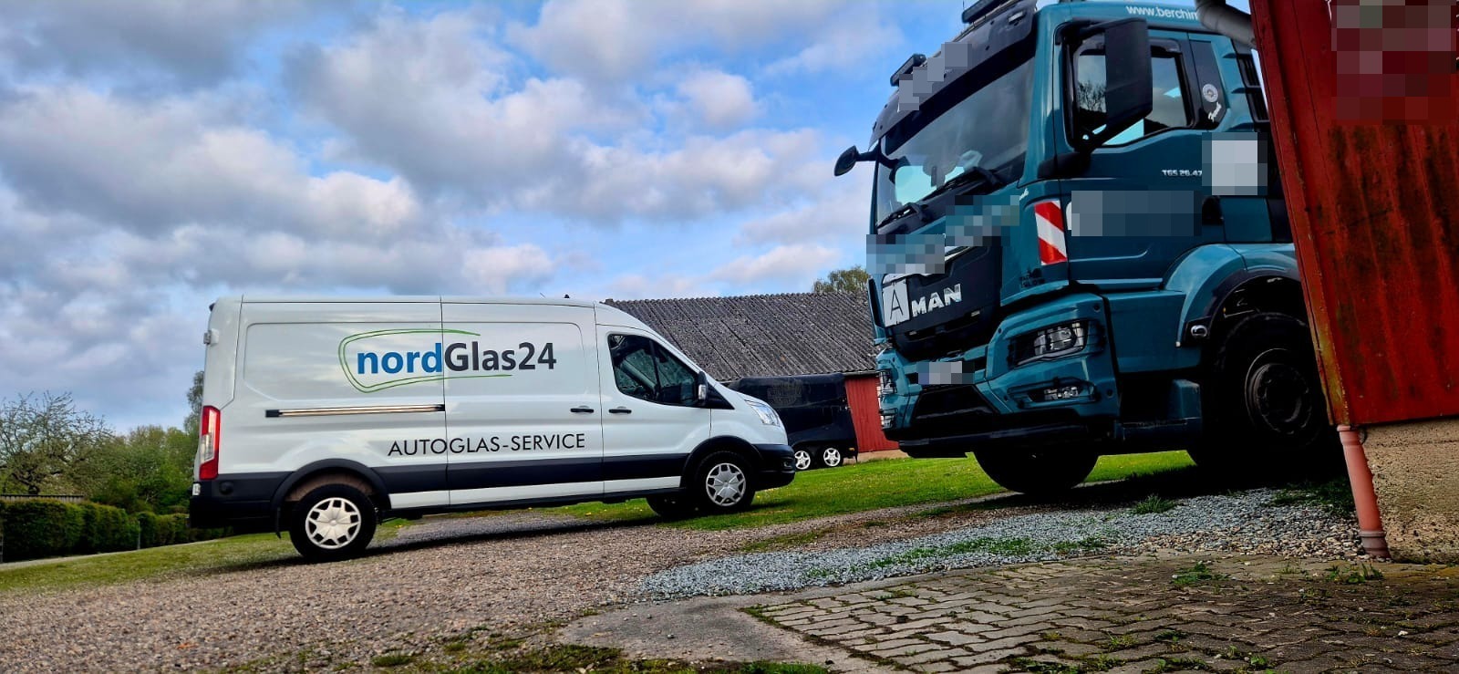 nordGlas24 Service-Fahrzeuge für den mobilen Einsatz bei PKW und LKW